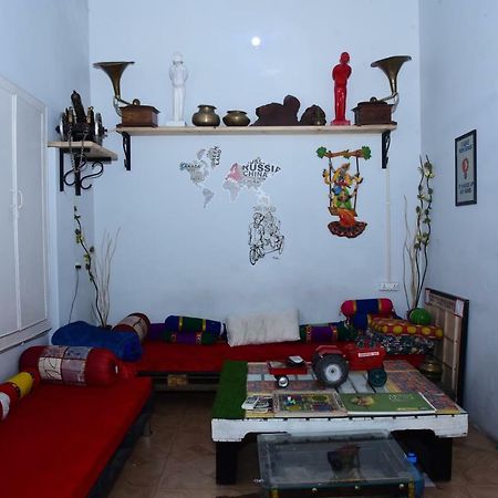 A Pousada Nutz Backpackers Amritsar Exterior foto