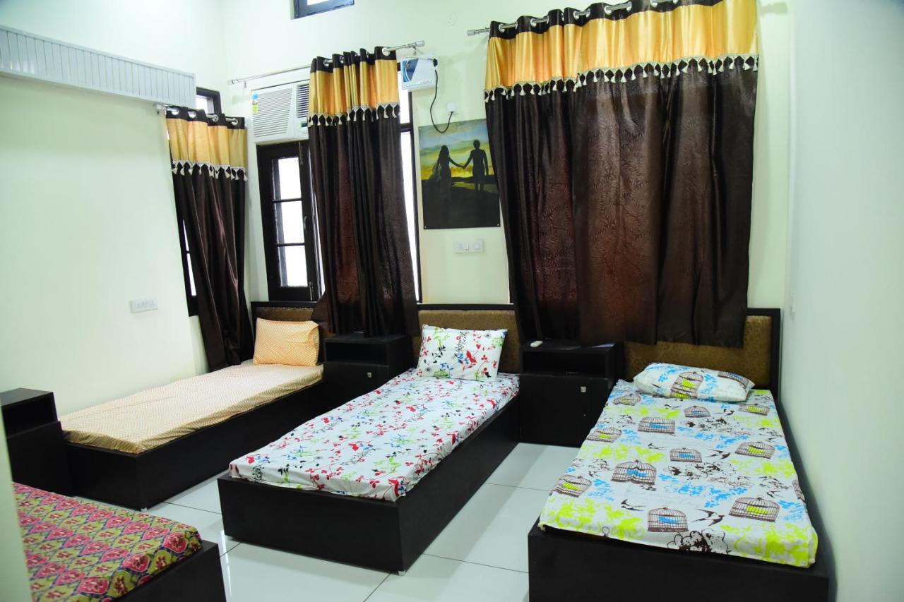 A Pousada Nutz Backpackers Amritsar Exterior foto
