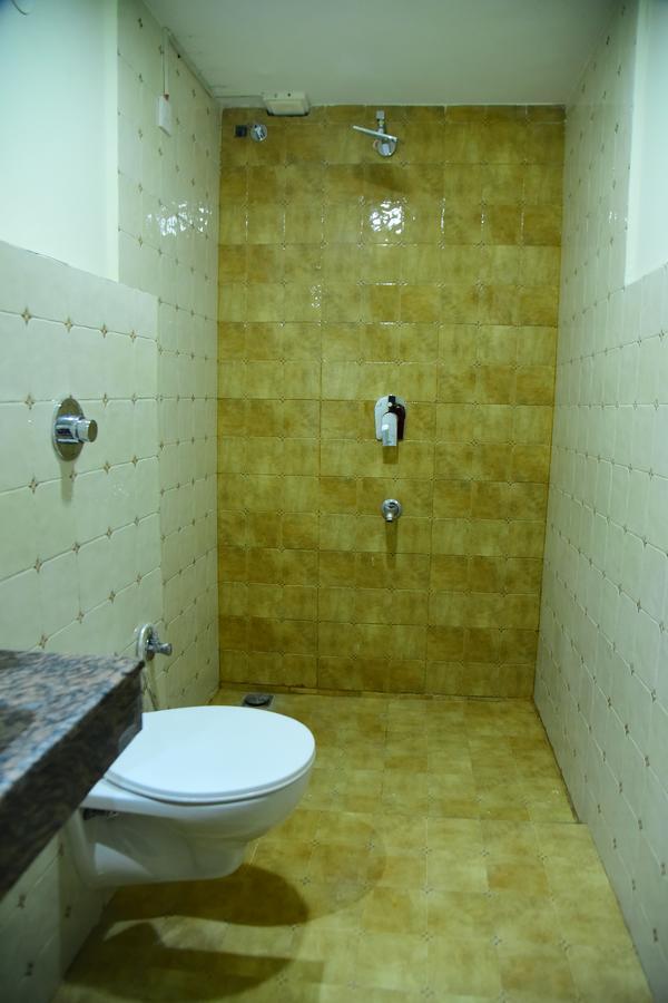 A Pousada Nutz Backpackers Amritsar Exterior foto
