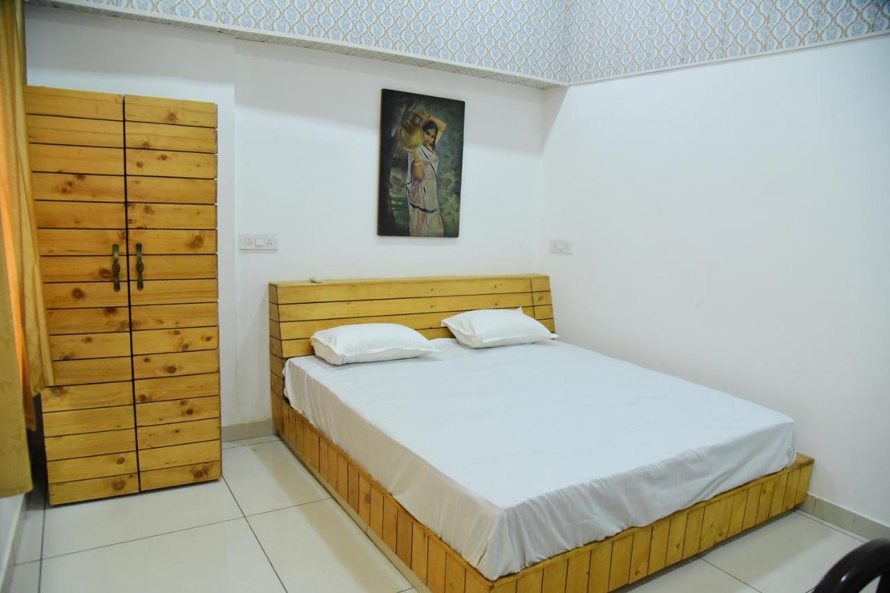 A Pousada Nutz Backpackers Amritsar Exterior foto