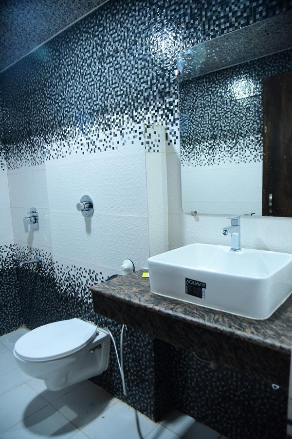 A Pousada Nutz Backpackers Amritsar Exterior foto