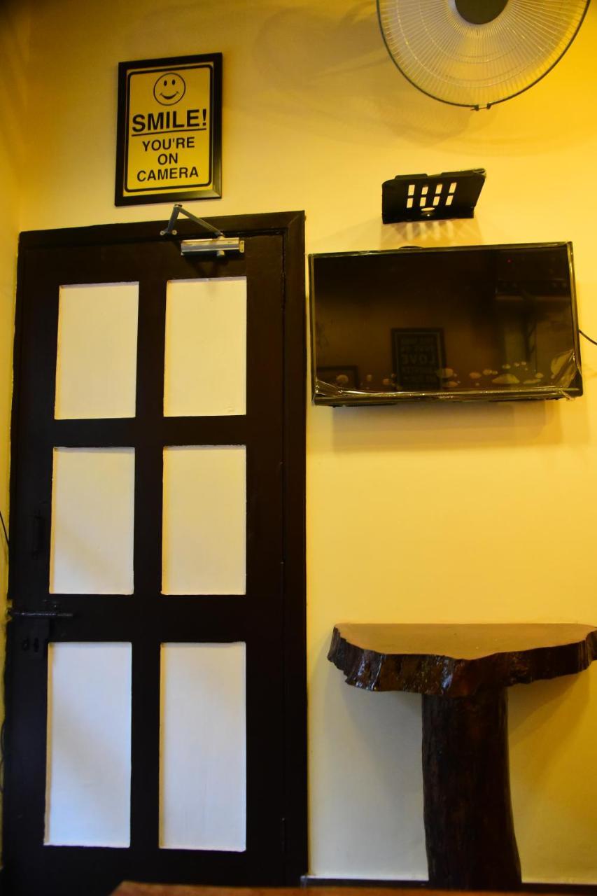 A Pousada Nutz Backpackers Amritsar Exterior foto