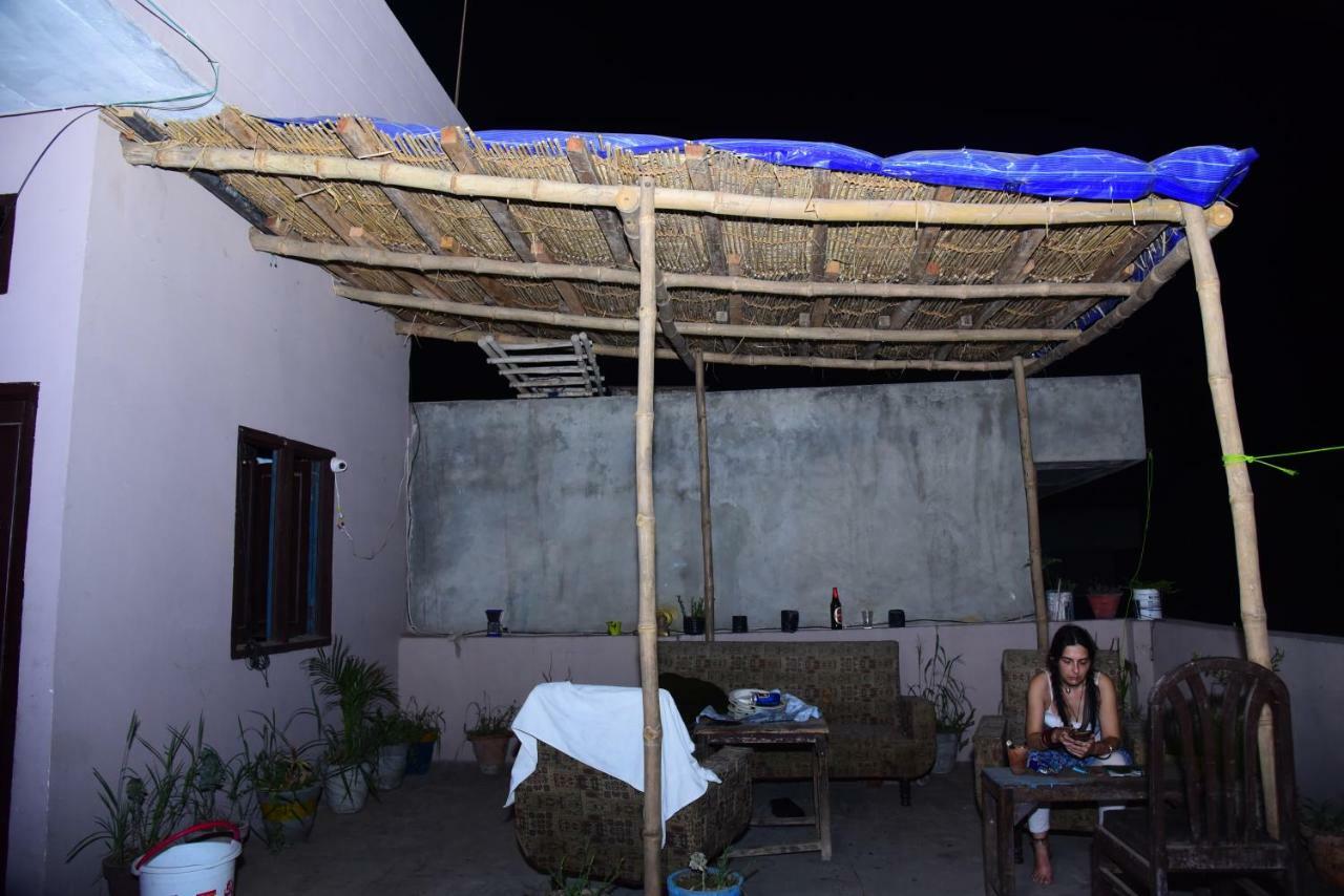 A Pousada Nutz Backpackers Amritsar Exterior foto